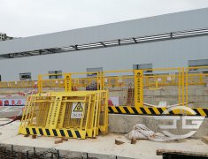 施工现场基坑护栏的设置标准是什么？